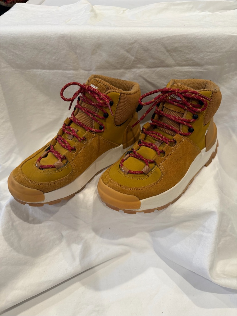Nike Women’s Waterproof Hiking Boots - Brown with Red Laces